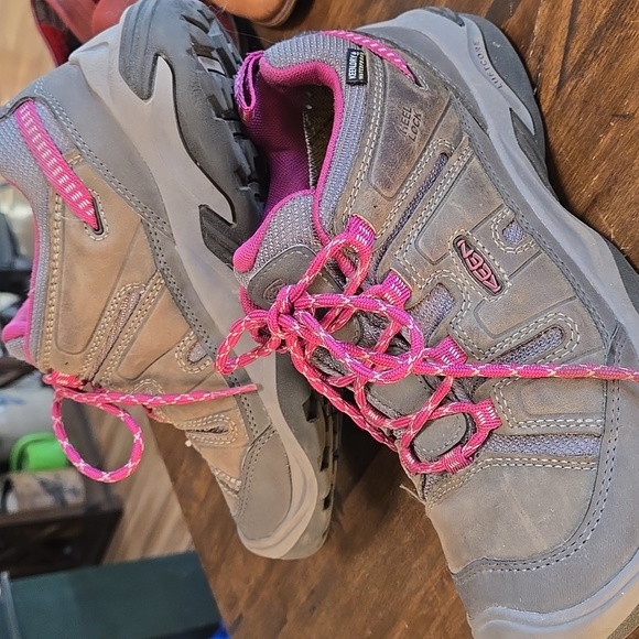 Keen Hiking Shoes Circadia WP Womens Size 7 Steel Gray Boysenberry - Picture 4 of 9